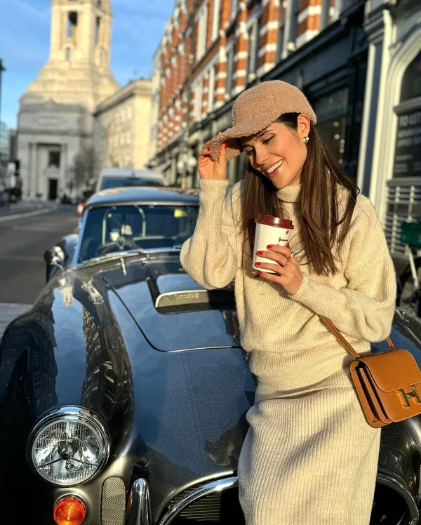 𝐇𝐨𝐰 𝐭𝐨 𝐬𝐭𝐲𝐥𝐞 𝐮𝐩 𝐧𝐞𝐮𝐭𝐫𝐚𝐥𝐬? 

🤎Opt for a beige coordinated set first.

🤎Match it with accessories in neutral tones like tan or cream to complement the color palette. 

🤎Consider a hat or a statement belt, and ankle boots for a polished look.

🤎I wore this look for lunch at @inamorestaurant Covent Garden and tried the San Valentine special menu and cocktails. A good option for a fun and casual meal ✌🏻

#prvisit #fashionandfood #casualwear #lunchspot #inamorestaurant #coffeelovers #coffeetime 
#mylooktoday #styleblogger #fashioninspo #fashionlovers #dailyoutfits #dailystyle #whattoweartoday #londoner #londonstylist #fashionstylist #londonfashionblogger #londonfashionstylist #dailylook #casualstyle #casualoutfit #everydaylook #fashiontrends #londonstreets #streetstyle #aroundlondon #hermesconstance