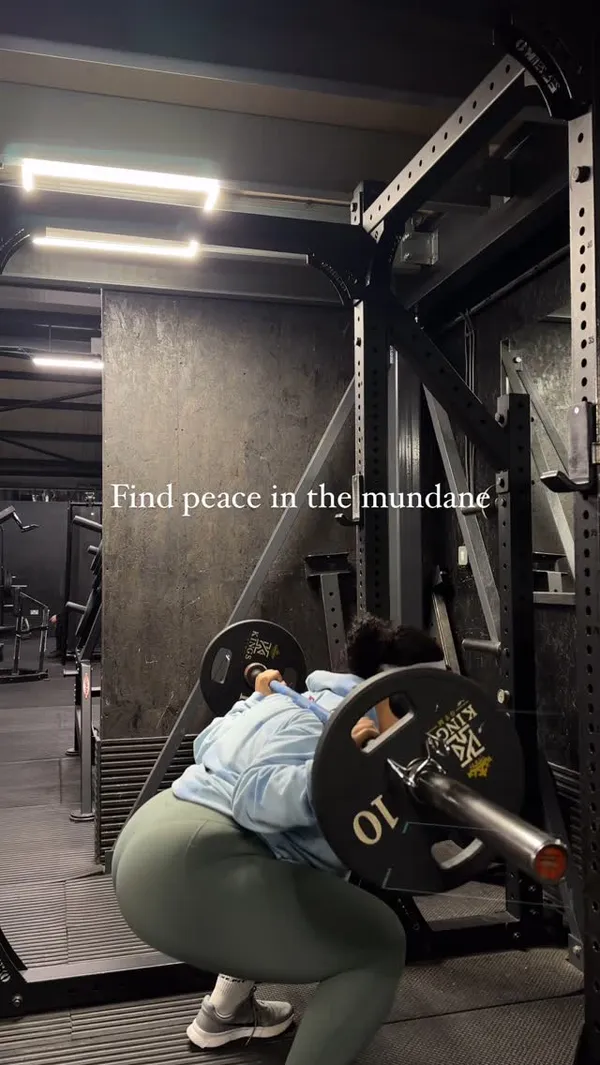 The video follows a day in the life of the influencer, starting with a gym workout, then showing a walk around London, culminating in a visit to a Vietnamese restaurant called Hop.  The influencer orders and eats the veganuary pulled mushroom pho. The food is presented in a takeaway container.