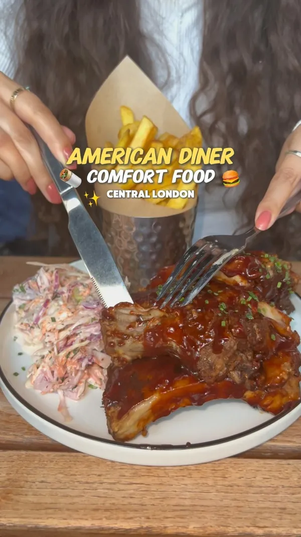 I absolutely loved the food at this restaurant!

Maxwells Bar and Grill
📍Covent Garden

#londonrestaurants #londonfoodie #foodreccomendation #foodinlondon #viralfood #wheretogo #wheretogolondon #americanfood #americandiner #barandgrill #coventgarden #wheretoeat 
#deliciousfoods #bestdessertsinlondon #restaurantreccomendations