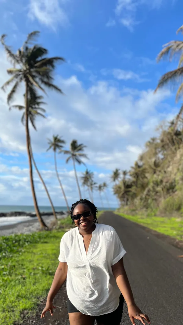 The video documents a date night at Barrio Bars in London.  The couple enjoys tacos and cocktails. The food is presented on a tray, showcasing various taco fillings. The video emphasizes the fun, vibrant atmosphere of the bar, featuring colorful decor and lighting.  No specific dietary information is provided.