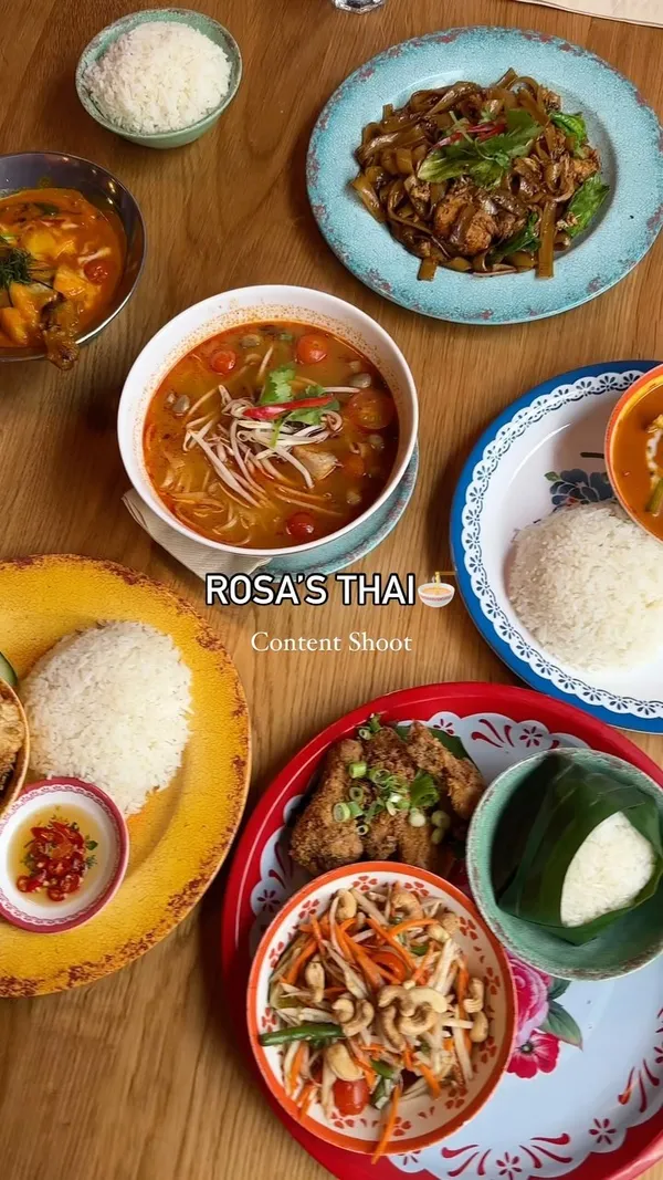 Best lunch time deal out there at the moment! Covers both value for money and great taste❤️

#rosasthai #thaifood  #lunchideas #contentcreator #dadsoftiktok #foodreview