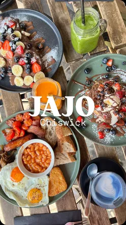 Brunch at Jajo Chiswick: French toast, pancakes, Eggs Royale, and healthy drinks in a cozy West London café.