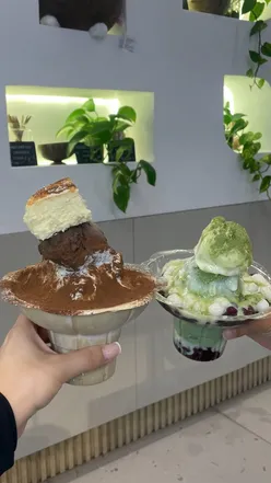 Delicious Bingsu desserts at @thecocoplaya: Tiramisu cheesecake, matcha mochi, and mango sticky rice in London.