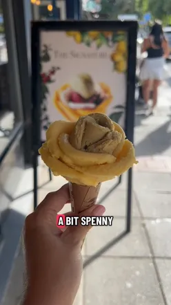 Delicious sorbet flavors at Amorino, perfect for vegans and those with milk allergies. A tasty treat! 🍧😋