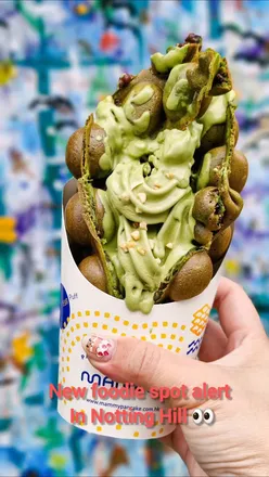 Bubble waffles and sweet treats at Mammy Pancake in Portobello, West London, offering both sweet and savoury options.