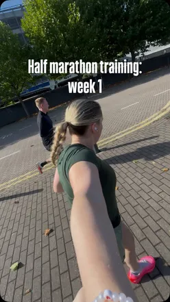 Runner sharing training insights for Milan Half Marathon week 1, reflecting on speed and gear needs during wet conditions.