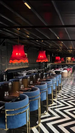 Exploring Tarshish London’s rooftop lounge with Mediterranean dishes and drinks on a Saturday evening.