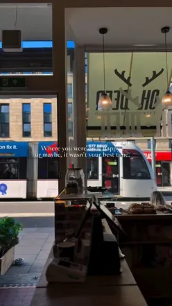 Cozy atmosphere at Oh Deer café in Edinburgh, a beloved local spot for coffee lovers and community gatherings.