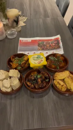 Delicious 4-person tapas box from MJs Diner, perfect for easy at-home dinners or family meals in Glasgow.