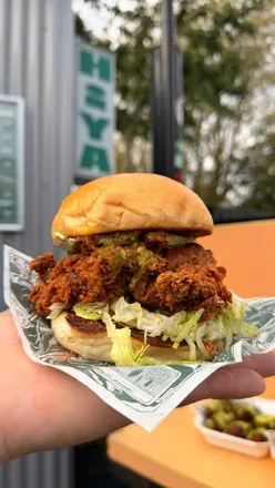 Fried chicken burgers and wings at Hiya Fried, Netil Market, featuring homemade sauces and crispy chicken.