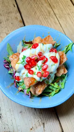 Delicious Mediterranean tapas and mouthwatering stone-baked pizza at Suda Deli in Wollaton's cozy atmosphere.