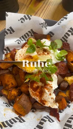 Delicious brunch at Ruhe in Roker Park, featuring banana bread latte, pecan pie latte, chorizo chilli eggs, and OG hash.