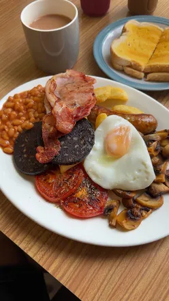 Guide to foodie spots in Tulse Hill, showcasing local eats and vibrant culture in South London.