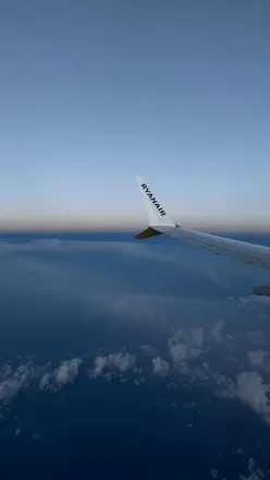 Review of Six One Eight lounge at Leeds Bradford Airport with insights on its value for travelers.