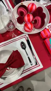 Christmas shopping at ProCook in Eastbourne, featuring gifts for bakers and coffee lovers, plus eco-friendly kitchenware.