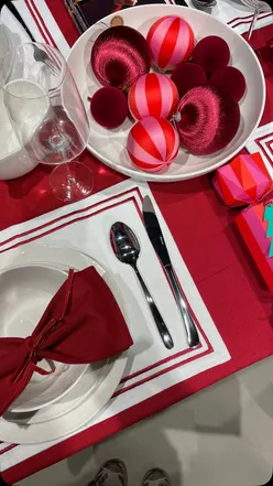 Christmas shopping at ProCook in Eastbourne, featuring gifts for bakers and coffee lovers, plus eco-friendly kitchenware.