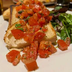 Delicious bruschetta at @_tonymacaroni, a must-visit Italian restaurant in Glasgow City Centre.