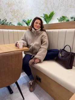 Enjoying coffee, croissants, and waffles during cozy catch-ups with friends.