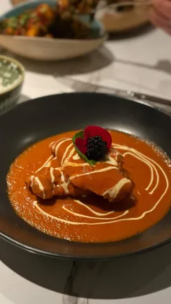 Gluten-free dining at @uyare.leeds, featuring prawns, chicken curry, and coconut pudding in a cozy atmosphere.