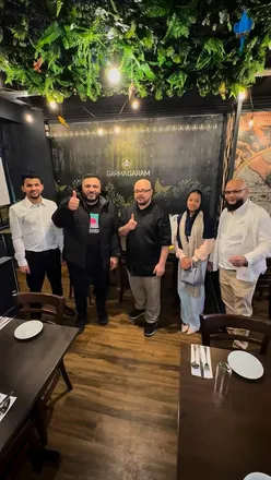 Delicious peshwari chicken balti served at Garmagar in Birmingham, highlighting vibrant Sylheti Bangladeshi cuisine.