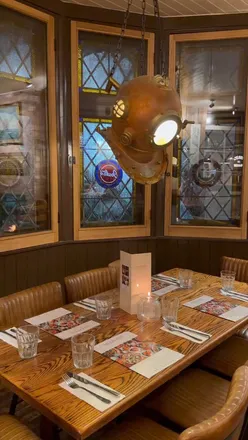 Couples enjoying a romantic meal at The Crown at Medicine, Wolverhampton, perfect for Valentine's Day celebrations.