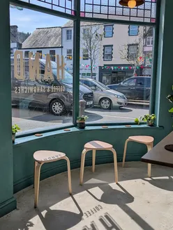 A peak inside @hand_llanrwst

Congratulations to Guy for opening Hand - a sweet little coffee & sandwich spot, serving local produce from @heartland.coffee, @oemetcalfebutchers, and @tanlanbakery01. 

This takeaway spot is what Llanrwst has been missing - and they have been welcomed with open arms. 

Go give @hand_llanrwst a follow, and visit when you're in the area! ☕