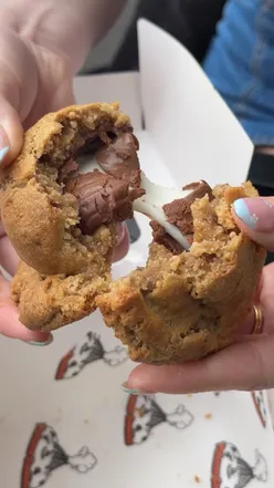 How have I never tried NYC Style Cookies before??

I recently visited @kulturecoffee to try their coffee and cookies, and I was SO impressed!!

To drink, I went for an iced latte, and the coffee was really nice. Then for cookies we had Bakewell Tart, Creme Egg Fossil, Choc Rock & Mt. Shady. All of them were honestly amazing🤤

Conveniently, they got even better when we sat in the sun because they were even more gooey and delicious. 

We went around midday on a Friday and a couple flavours were already sold out, so I’ll deffo be returning to try some of the other options😍

Have you tried cookies like this before??

[Invite/PR]

#volcanocookies #nycstylecookies #leeds #leedsfood #foodrecommendations
