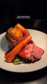 A dream Sunday @thewhitehallleeds 🤩

#sundayroast #leedsfoodguide #leedsrestaurant 
*invite @pg_hl