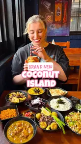 A review of The Coconut Island in Islington, featuring Sri Lankan street food and theatrical cocktails. The video highlights the vibrant atmosphere, the friendly service, and a variety of dishes, with a focus on the vegan-friendly menu.