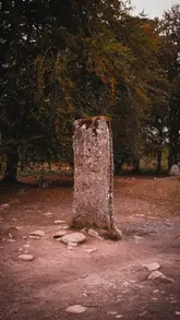 A travel guide video showcasing an Outlander-themed day trip itinerary near Inverness, featuring Clava Cairns, Culloden Battlefield, and the grounds of Culloden House Hotel.