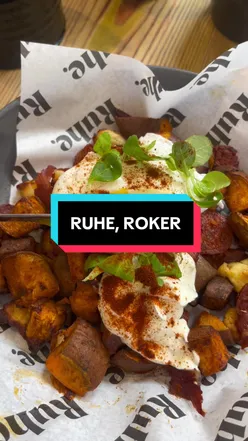 Delicious brunch at Ruhe in Roker Park: Banana Bread Latte, Pecan Pie Latte, Chorizo Chilli Eggs, and The OG Hash.