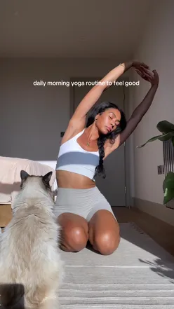 Morning yoga flow promoting wellness and energy for a positive start to the day #yogaflow #stretchroutine