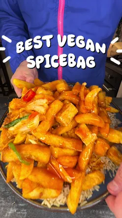Ireland’s top vegan spicebag at Oche Tallaght – a must-try contender for spicebag lovers! #vegan #spicebag