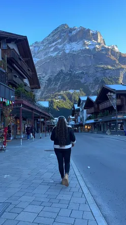 Stunning Swiss landscape showcasing mountains and lakes, embodying the beauty of Switzerland.