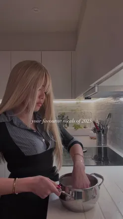 Delicious meals of 2025 showcased by a chef, inviting comments for 2026 recipe suggestions.