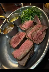 A review of the Casa restaurant in Chesterfield, highlighting its dry-aged steak, small plates, and overall dining experience.