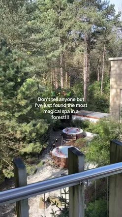 Am I dreaaaaming? 🍃🎧✨  📌 @Aqua Sana Forest Spa / Sherwood Forest  🌲 So many saunas, a treetop sauna, steam rooms, a huge outdoor pool and the best part was the outdoor hot tubs surrounded by magical trees 🌛There’s a new Elemis facial you can try too which is just the cherry on the cake  🌟oh and it’s Phone free! But they kindly invited me to come and take content to show you guys 